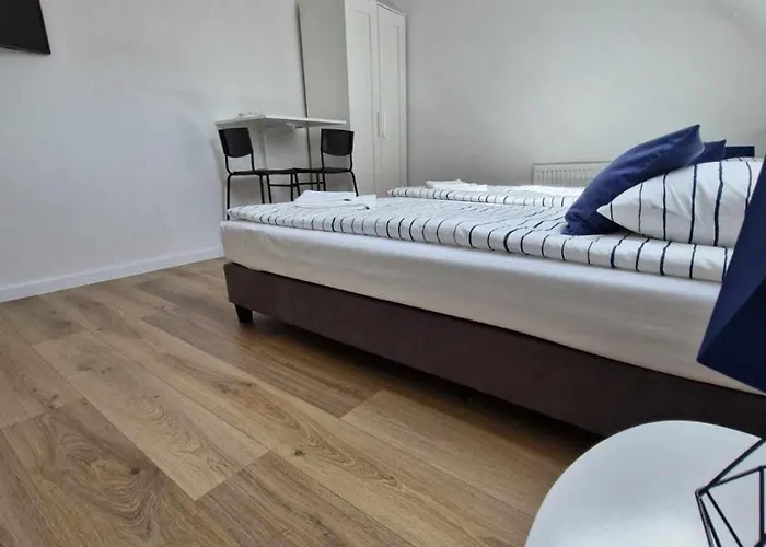 U Emilii Ul. Warszawska 3*